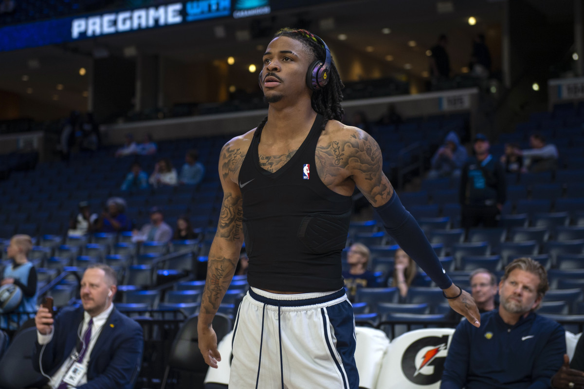 Ja Morant takes some shots during pregame warmups before his return to the Memphis lineup.